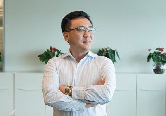 张亚勤在《首席对话》采访现场